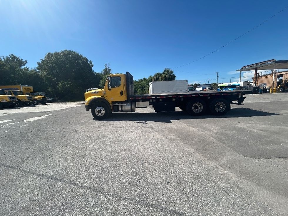 Flatbed Truck-Light and Medium Duty Trucks-Freightliner-2019-M211264S-Tampa-FL-523,483\n\t\tmiles-$ 70,750 - Image 4