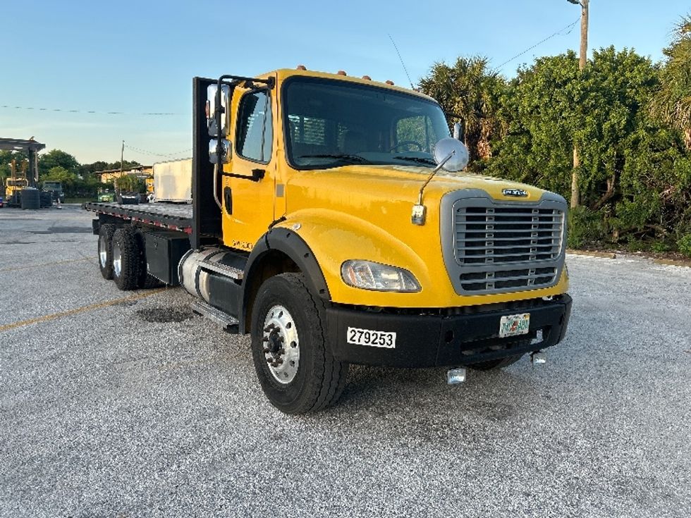 Flatbed Truck-Light and Medium Duty Trucks-Freightliner-2019-M211264S-Tampa-FL-540,177\n\t\tmiles-$ 69,500 - Image 1