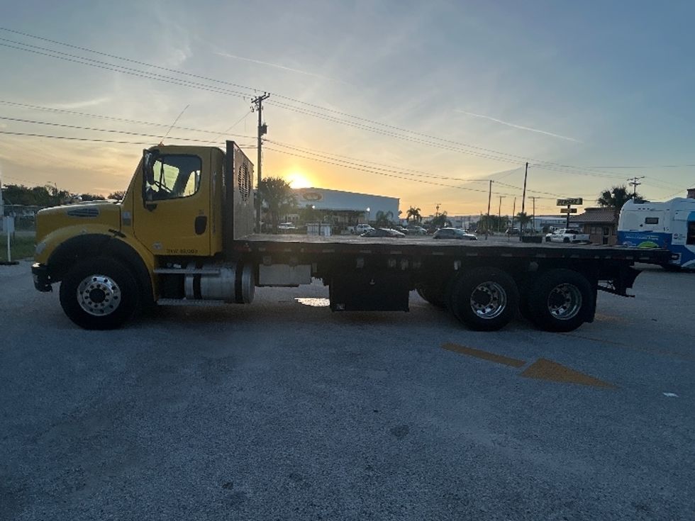 Flatbed Truck-Light and Medium Duty Trucks-Freightliner-2019-M211264S-Tampa-FL-540,177\n\t\tmiles-$ 69,500 - Image 4