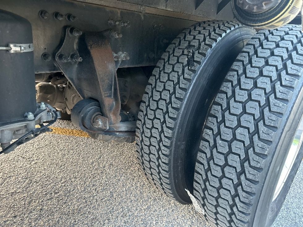 Flatbed Truck-Light and Medium Duty Trucks-Freightliner-2019-M211264S-Tampa-FL-540,177\n\t\tmiles-$ 69,500 - Image 5