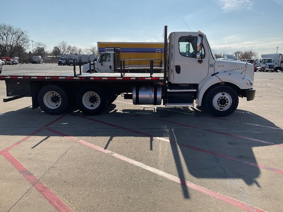 Flatbed Truck-Light and Medium Duty Trucks-Freightliner-2019-M211264S-Tulsa-OK-124,569\n\t\tmiles-$ 88,250 - Image 15