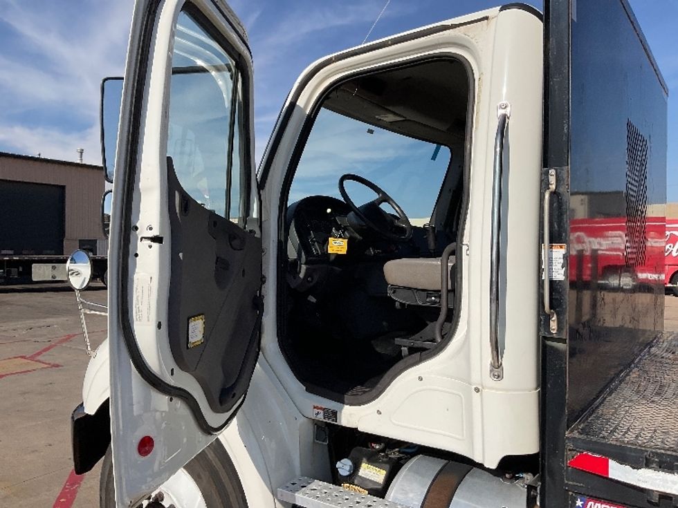 Flatbed Truck-Light and Medium Duty Trucks-Freightliner-2019-M211264S-Tulsa-OK-124,569\n\t\tmiles-$ 88,250 - Image 16