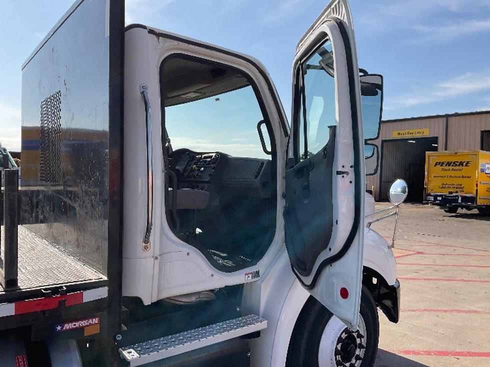 Flatbed Truck-Light and Medium Duty Trucks-Freightliner-2019-M211264S-Tulsa-OK-124,569\n\t\tmiles-$ 88,250 - Image 20
