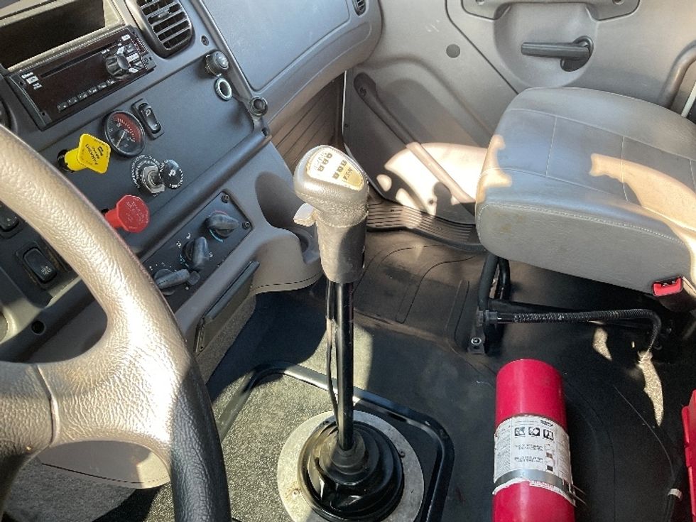 Flatbed Truck-Light and Medium Duty Trucks-Freightliner-2019-M211264S-Tulsa-OK-124,569\n\t\tmiles-$ 88,250 - Image 26