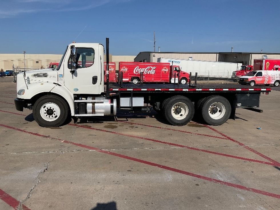 Flatbed Truck-Light and Medium Duty Trucks-Freightliner-2019-M211264S-Tulsa-OK-124,569\n\t\tmiles-$ 88,250 - Image 4