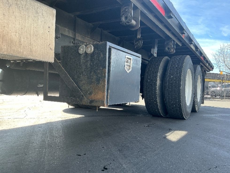 Flatbed Truck-Light and Medium Duty Trucks-Freightliner-2019-M211264S-West Sacramento-CA-188,700\n\t\tmiles-$ 85,500 - Image 5