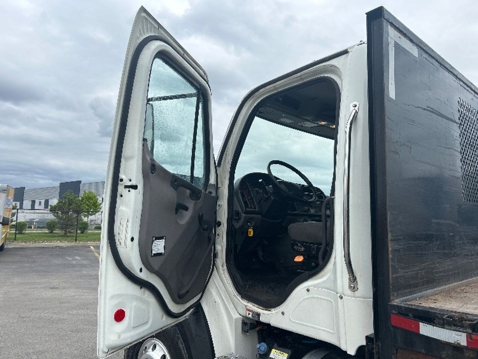 Flatbed Truck-Light and Medium Duty Trucks-Freightliner-2019-M211264S-Zelienople-PA-298,853\n\t\tmiles-$ 86,500 - Image 13