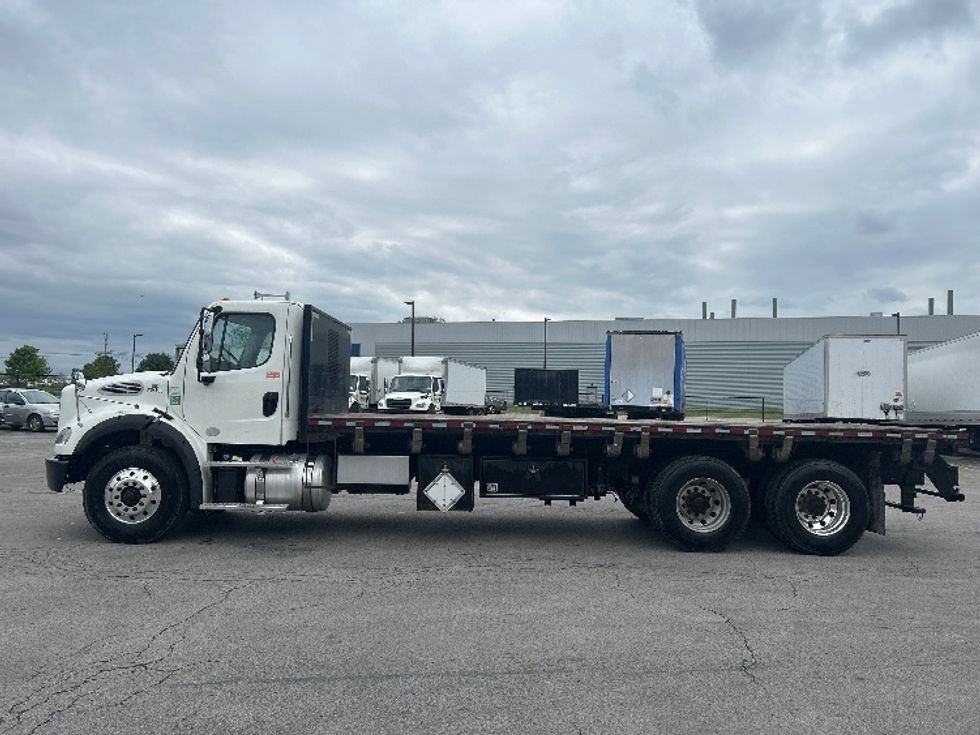 Flatbed Truck-Light and Medium Duty Trucks-Freightliner-2019-M211264S-Zelienople-PA-298,853\n\t\tmiles-$ 86,500 - Image 4