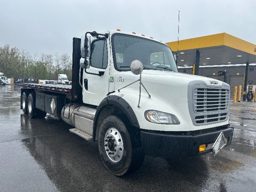 Flatbed Truck-Light and Medium Duty Trucks-Freightliner-2019-M211264S-Zelienople-PA-324,212\n\t\tmiles-$ 85,250 - Image 1