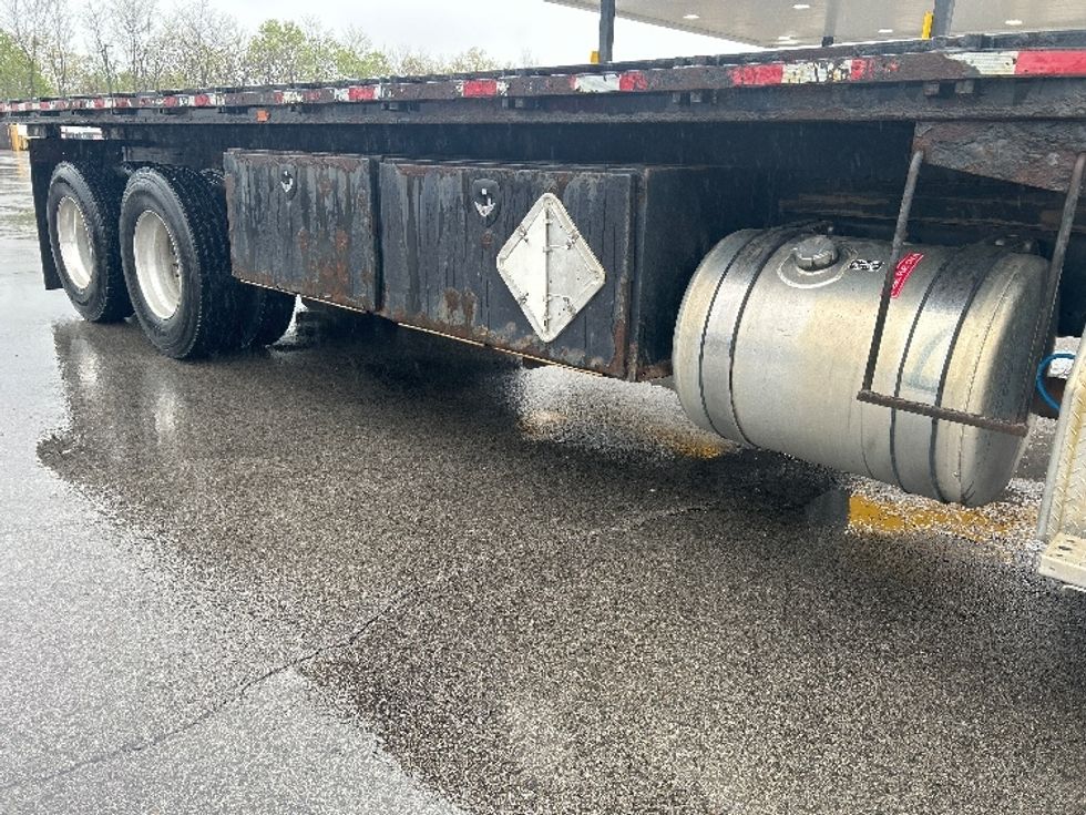 Flatbed Truck-Light and Medium Duty Trucks-Freightliner-2019-M211264S-Zelienople-PA-324,212\n\t\tmiles-$ 85,250 - Image 11