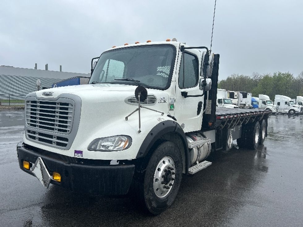 Flatbed Truck-Light and Medium Duty Trucks-Freightliner-2019-M211264S-Zelienople-PA-324,212\n\t\tmiles-$ 85,250 - Image 3