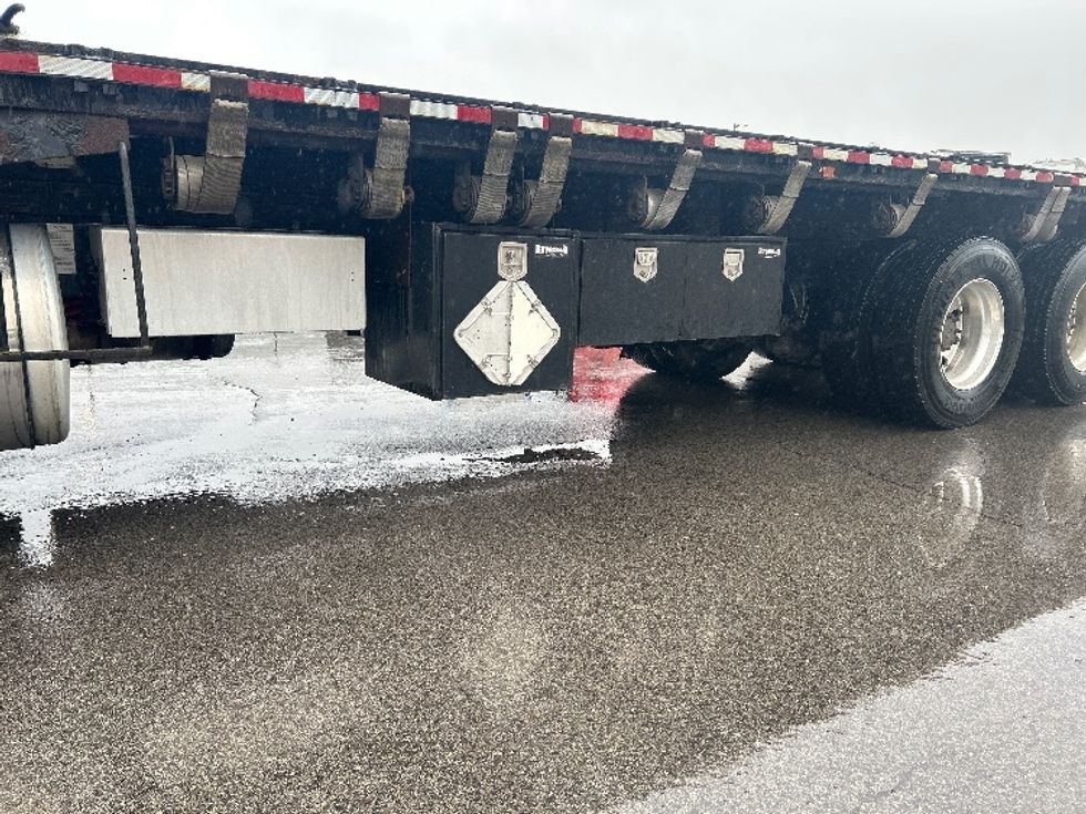 Flatbed Truck-Light and Medium Duty Trucks-Freightliner-2019-M211264S-Zelienople-PA-324,212\n\t\tmiles-$ 85,250 - Image 5