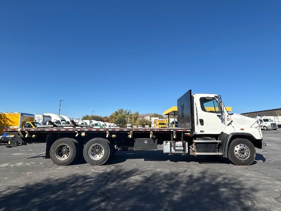Flatbed Truck-Light and Medium Duty Trucks-Freightliner-2020-114SD-Austin-TX-168,520\n\t\tmiles-$ 113,750 - Image 11
