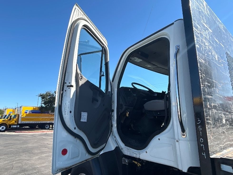 Flatbed Truck-Light and Medium Duty Trucks-Freightliner-2020-114SD-Austin-TX-168,520\n\t\tmiles-$ 113,750 - Image 12