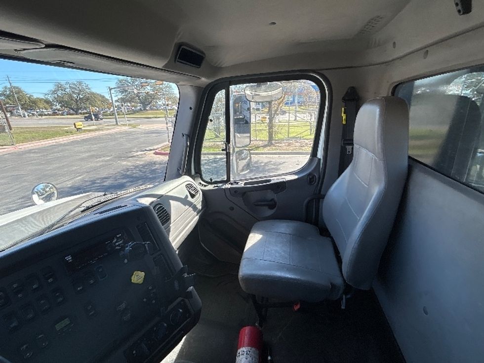 Flatbed Truck-Light and Medium Duty Trucks-Freightliner-2020-114SD-Austin-TX-168,520\n\t\tmiles-$ 113,750 - Image 15