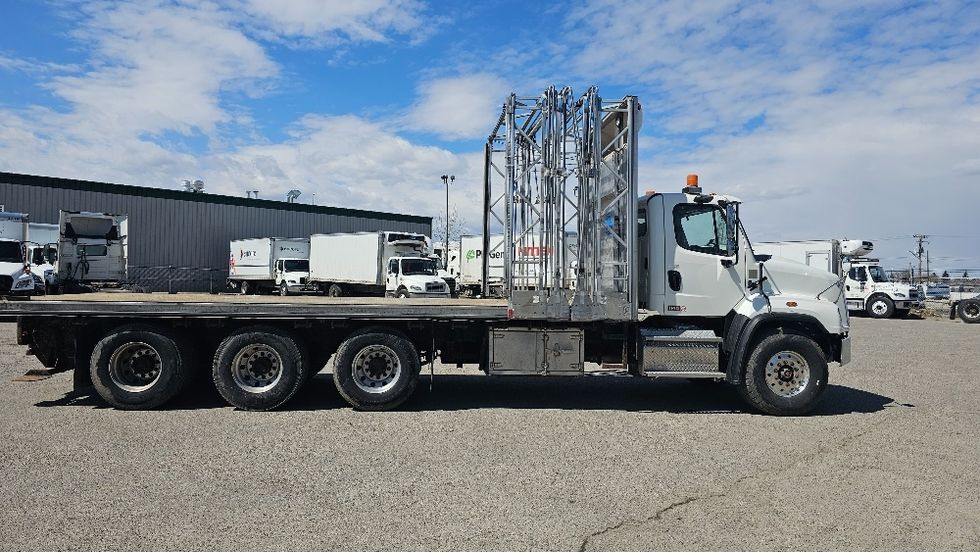 Flatbed Truck-Light and Medium Duty Trucks-Freightliner-2020-114SD-Calgary-AB-208,538\n\t\tkm-$ 146,000 - Image 12