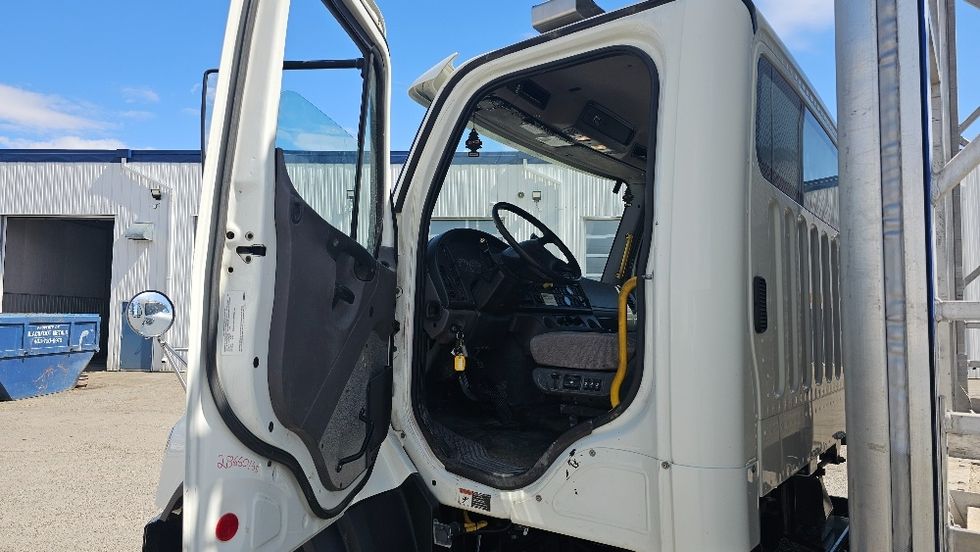 Flatbed Truck-Light and Medium Duty Trucks-Freightliner-2020-114SD-Calgary-AB-208,538\n\t\tkm-$ 146,000 - Image 13