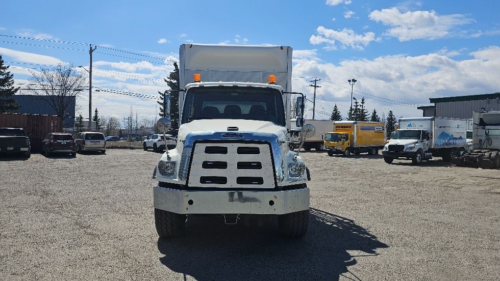 Flatbed Truck-Light and Medium Duty Trucks-Freightliner-2020-114SD-Calgary-AB-208,538\n\t\tkm-$ 146,000 - Image 2