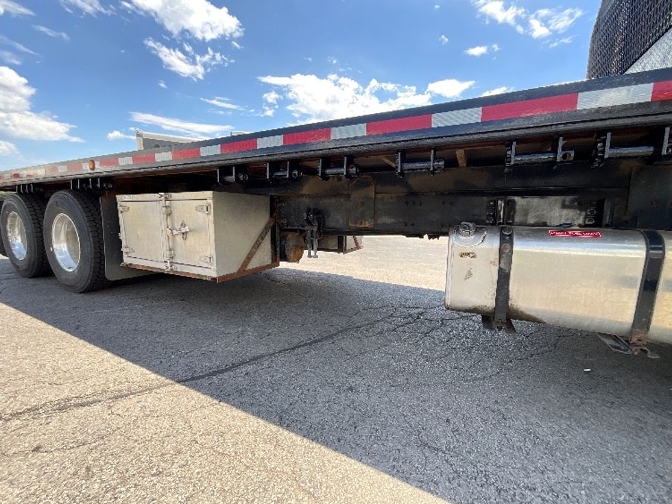 Flatbed Truck-Light and Medium Duty Trucks-Freightliner-2020-114SD-Cambridge-ON-303,753\n\t\tkm-$ 138,000 - Image 10