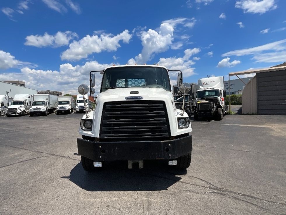 Flatbed Truck-Light and Medium Duty Trucks-Freightliner-2020-114SD-Cambridge-ON-303,753\n\t\tkm-$ 138,000 - Image 2