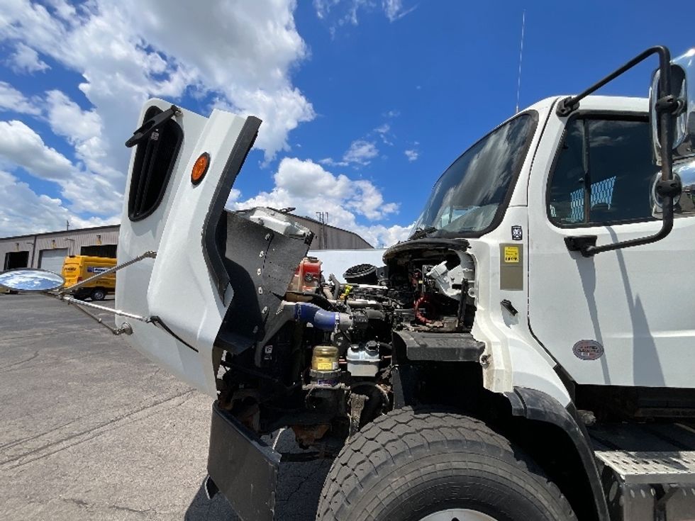 Flatbed Truck-Light and Medium Duty Trucks-Freightliner-2020-114SD-Cambridge-ON-303,753\n\t\tkm-$ 138,000 - Image 20