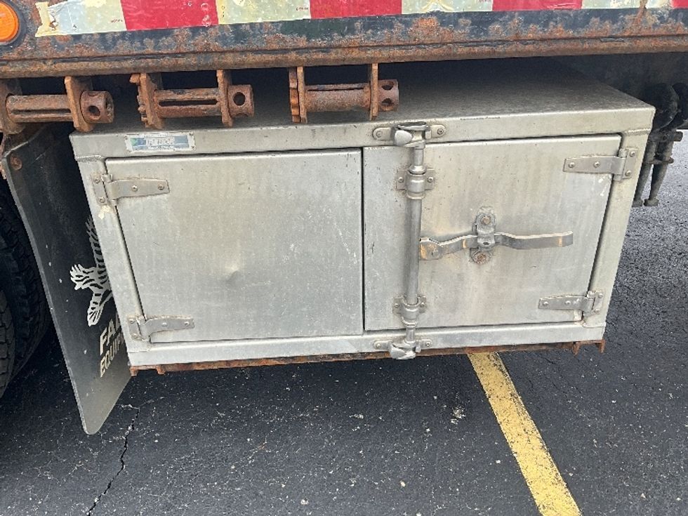 Flatbed Truck-Light and Medium Duty Trucks-Freightliner-2020-114SD-Cambridge-ON-303,753\n\t\tkm-$ 138,000 - Image 22