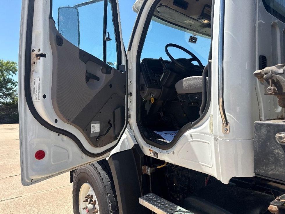 Flatbed Truck-Light and Medium Duty Trucks-Freightliner-2020-114SD-Enid-OK-285,430\n\t\tmiles-$ 85,000 - Image 13