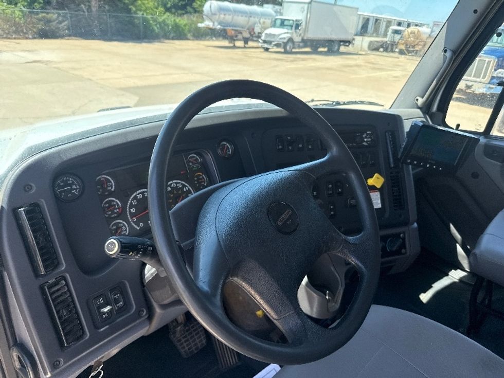 Flatbed Truck-Light and Medium Duty Trucks-Freightliner-2020-114SD-Enid-OK-285,430\n\t\tmiles-$ 85,000 - Image 14