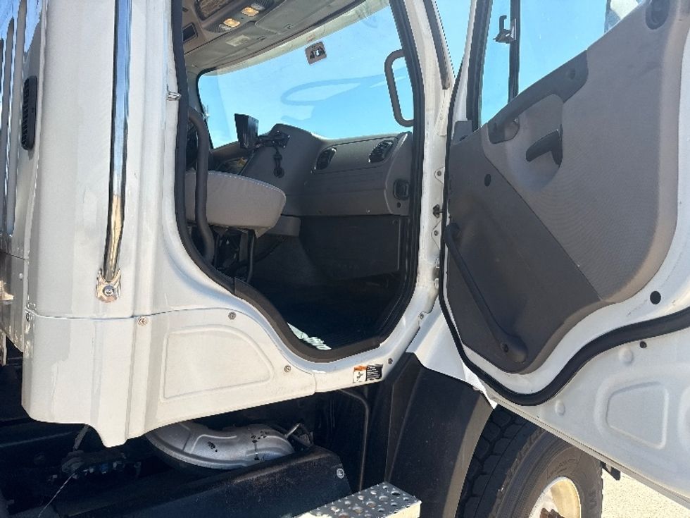 Flatbed Truck-Light and Medium Duty Trucks-Freightliner-2020-114SD-Enid-OK-285,430\n\t\tmiles-$ 85,000 - Image 17
