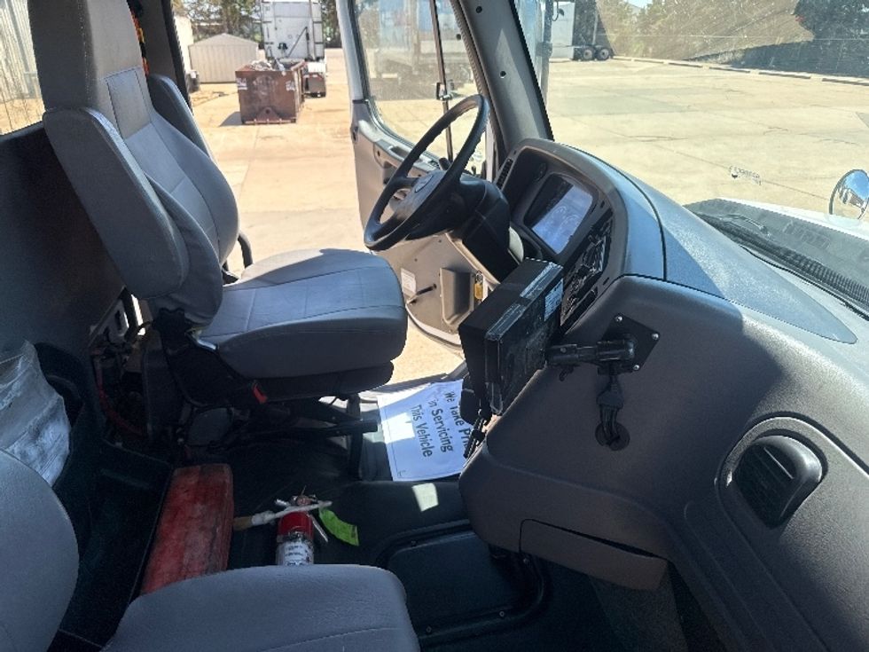 Flatbed Truck-Light and Medium Duty Trucks-Freightliner-2020-114SD-Enid-OK-285,430\n\t\tmiles-$ 85,000 - Image 19