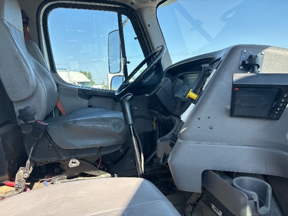 2020 Freightliner 114SD photo 15