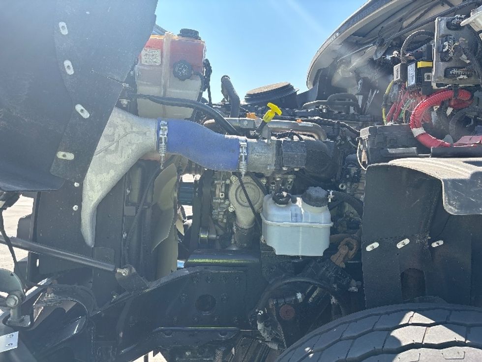 2020 Freightliner 114SD photo 17