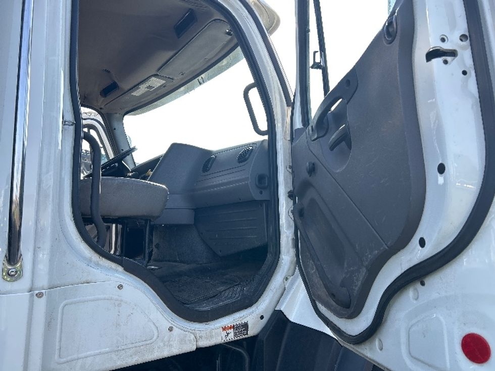 Flatbed Truck-Light and Medium Duty Trucks-Freightliner-2020-114SD-Kearny-NJ-161,980\n\t\tmiles-$ 110,750 - Image 16