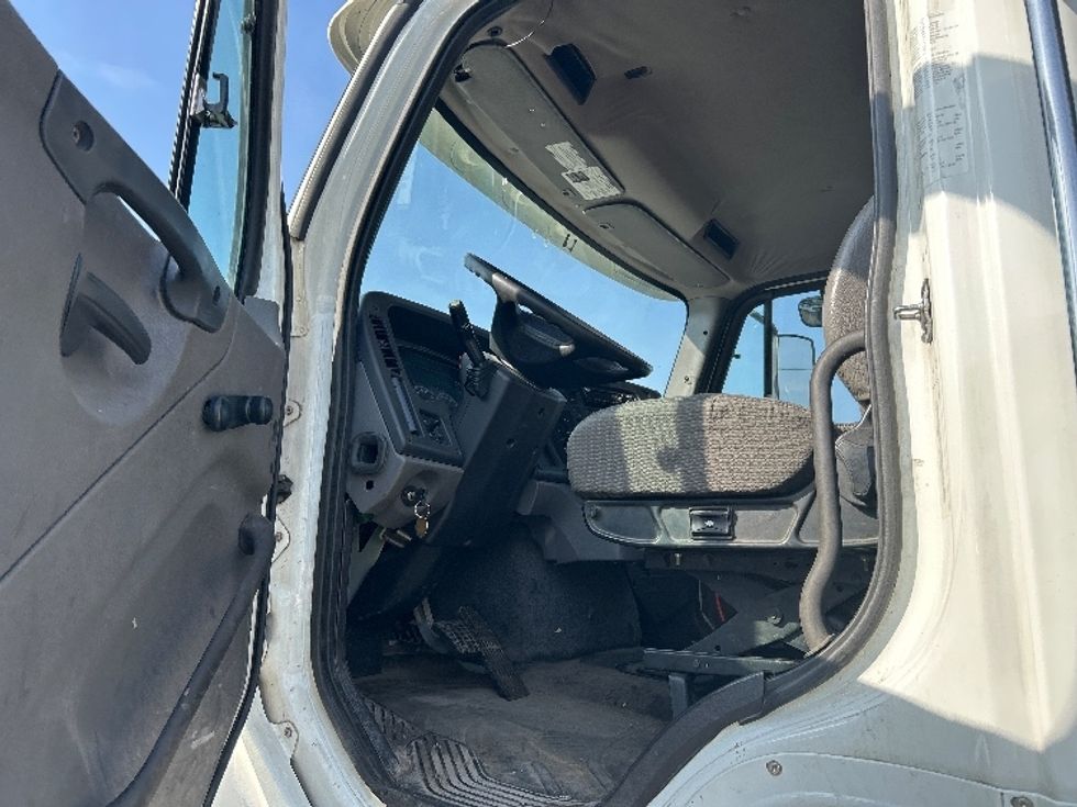 Flatbed Truck-Light and Medium Duty Trucks-Freightliner-2020-114SD-Kearny-NJ-167,984\n\t\tmiles-$ 110,500 - Image 12