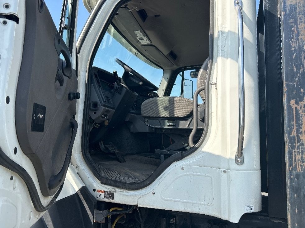 Flatbed Truck-Light and Medium Duty Trucks-Freightliner-2020-114SD-Kearny-NJ-175,630\n\t\tmiles-$ 110,000 - Image 12