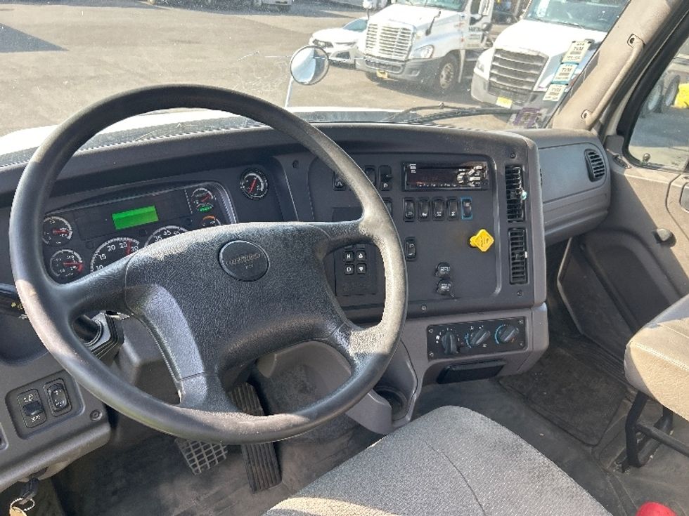 Flatbed Truck-Light and Medium Duty Trucks-Freightliner-2020-114SD-Kearny-NJ-175,630\n\t\tmiles-$ 110,000 - Image 14