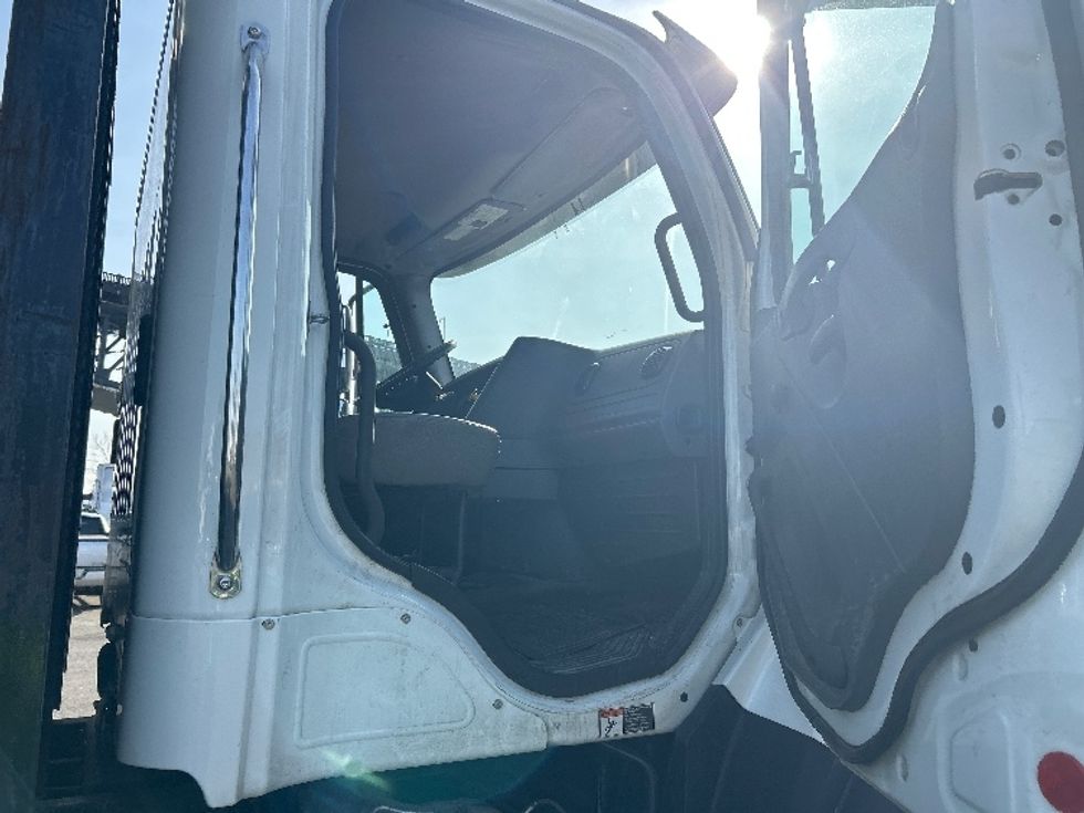 Flatbed Truck-Light and Medium Duty Trucks-Freightliner-2020-114SD-Kearny-NJ-175,630\n\t\tmiles-$ 110,000 - Image 16