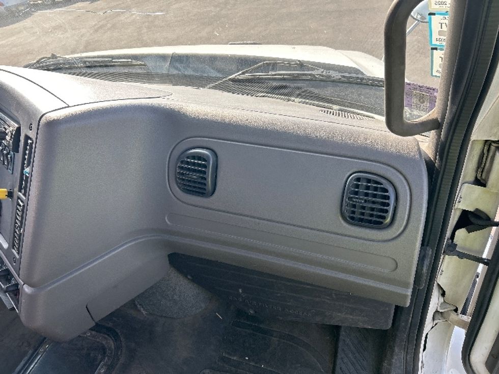 Flatbed Truck-Light and Medium Duty Trucks-Freightliner-2020-114SD-Kearny-NJ-175,630\n\t\tmiles-$ 110,000 - Image 17