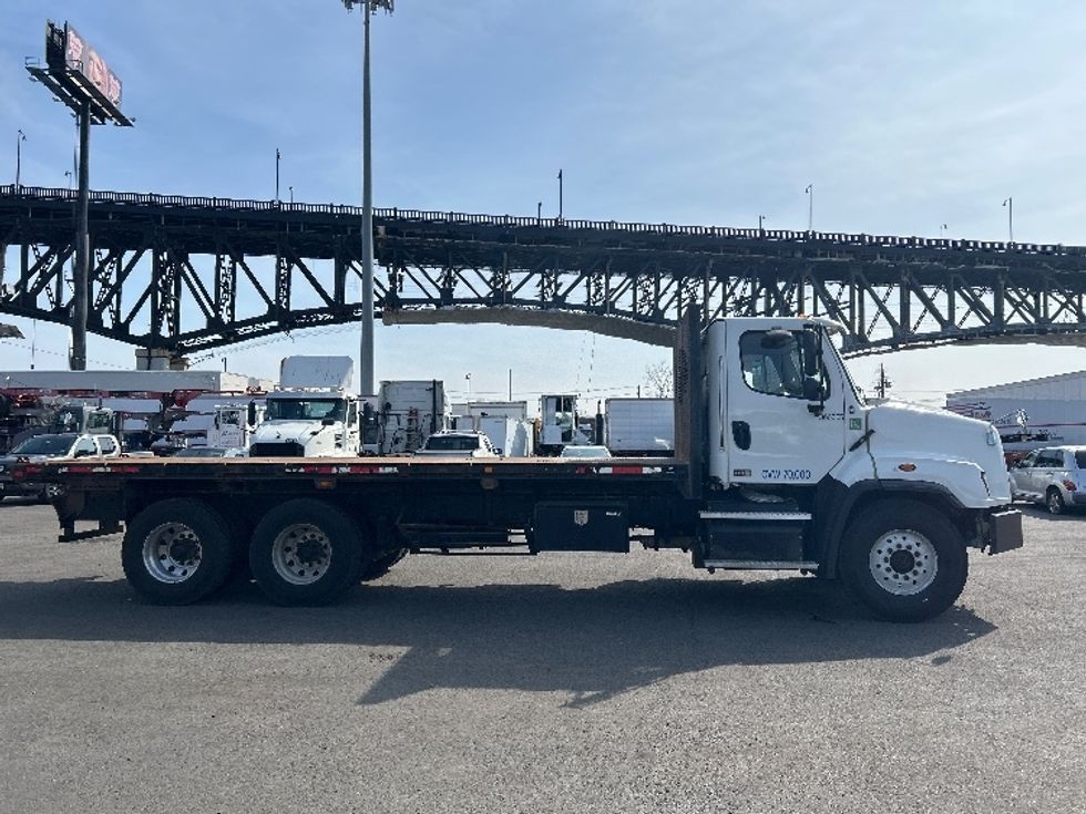 Flatbed Truck-Light and Medium Duty Trucks-Freightliner-2020-114SD-Kearny-NJ-177,055\n\t\tmiles-$ 113,000 - Image 11
