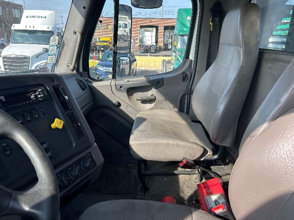 Flatbed Truck-Light and Medium Duty Trucks-Freightliner-2020-114SD-Kearny-NJ-177,055\n\t\tmiles-$ 113,000 - Image 12