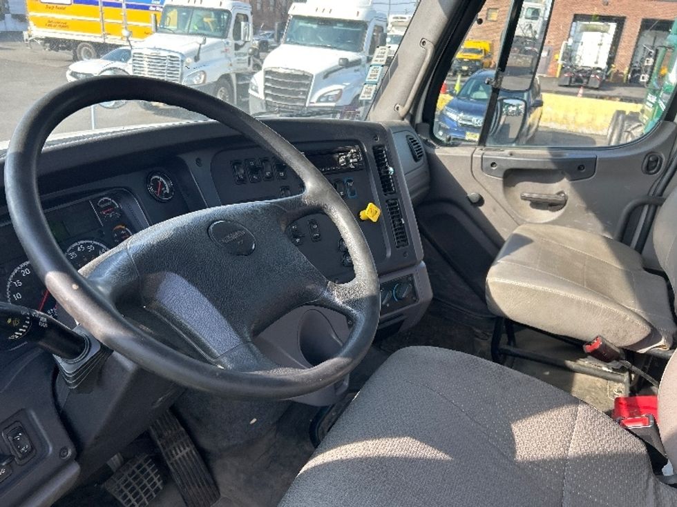 Flatbed Truck-Light and Medium Duty Trucks-Freightliner-2020-114SD-Kearny-NJ-189,874\n\t\tmiles-$ 112,500 - Image 14