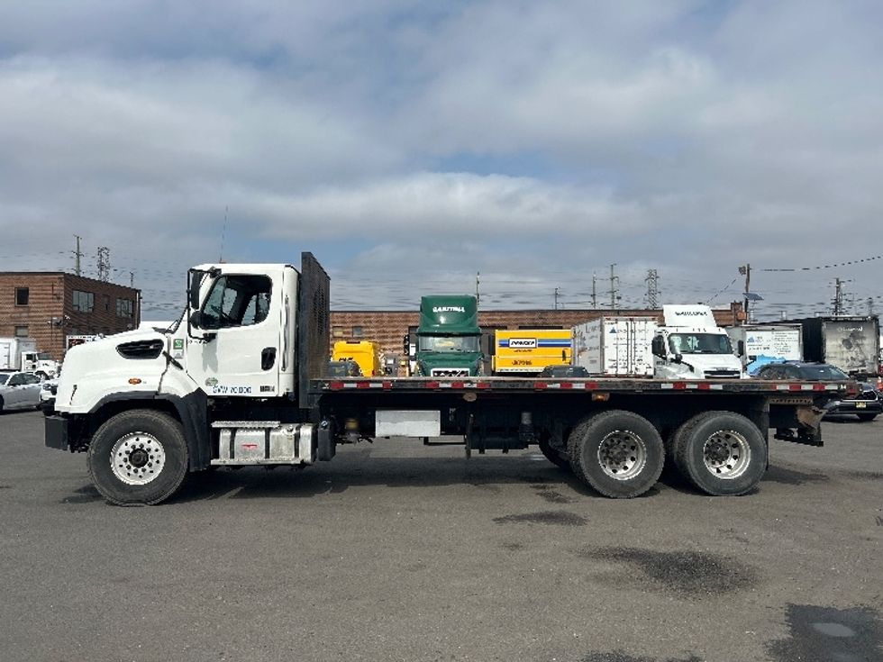 Flatbed Truck-Light and Medium Duty Trucks-Freightliner-2020-114SD-Kearny-NJ-189,874\n\t\tmiles-$ 112,500 - Image 4