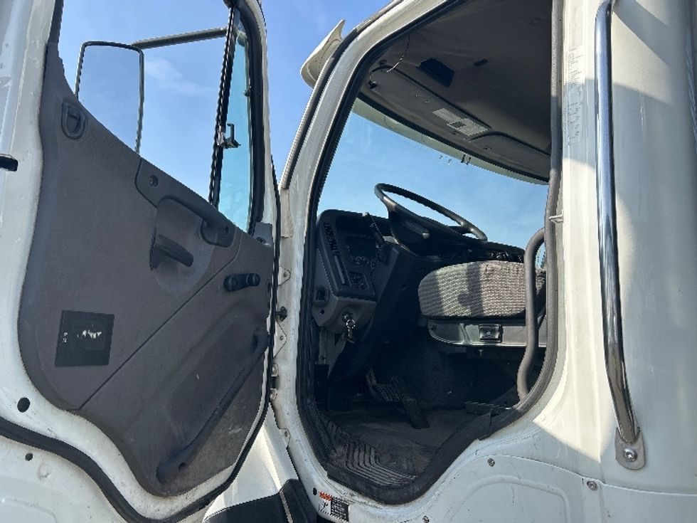 Flatbed Truck-Light and Medium Duty Trucks-Freightliner-2020-114SD-Kearny-NJ-198,660\n\t\tmiles-$ 109,250 - Image 12