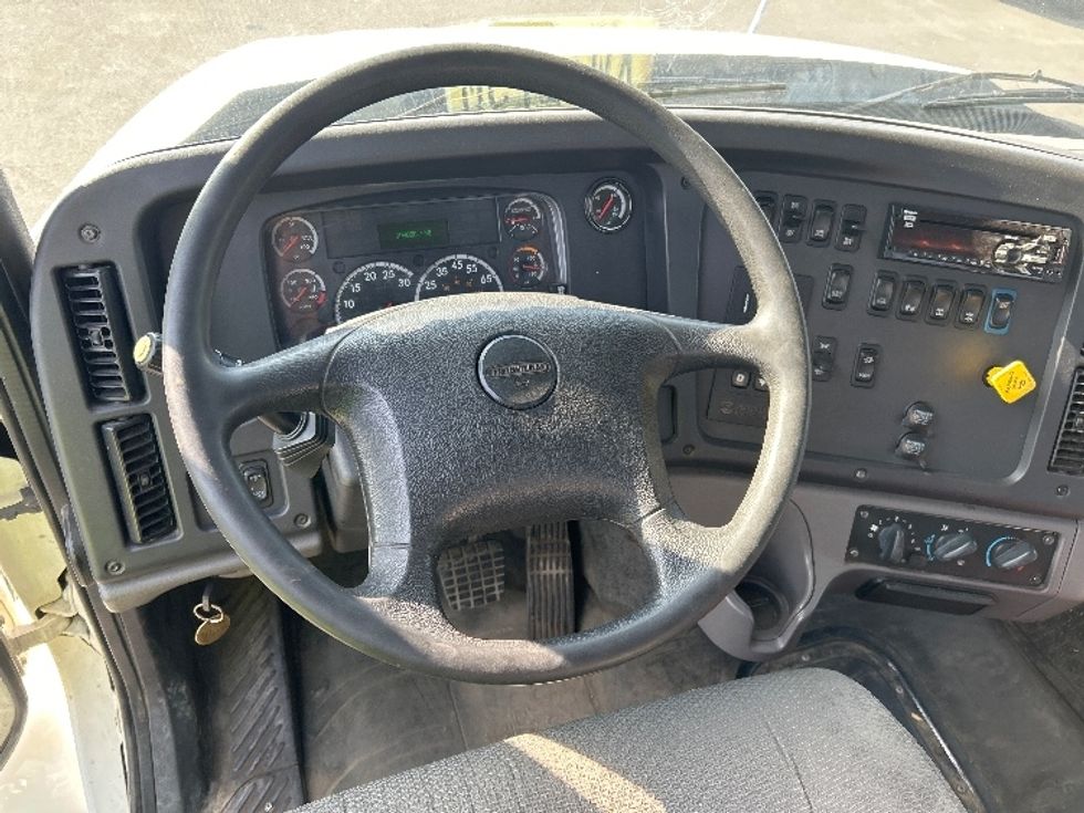 Flatbed Truck-Light and Medium Duty Trucks-Freightliner-2020-114SD-Kearny-NJ-198,660\n\t\tmiles-$ 109,250 - Image 13