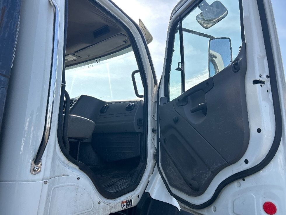 Flatbed Truck-Light and Medium Duty Trucks-Freightliner-2020-114SD-Kearny-NJ-198,660\n\t\tmiles-$ 109,250 - Image 16