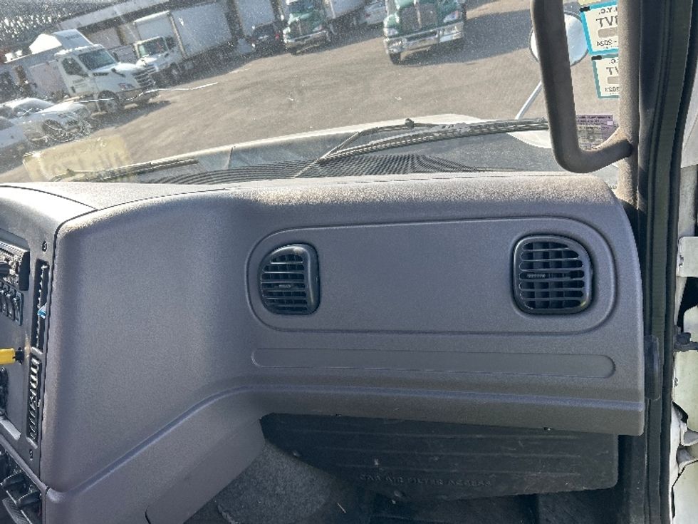 Flatbed Truck-Light and Medium Duty Trucks-Freightliner-2020-114SD-Kearny-NJ-198,660\n\t\tmiles-$ 109,250 - Image 17