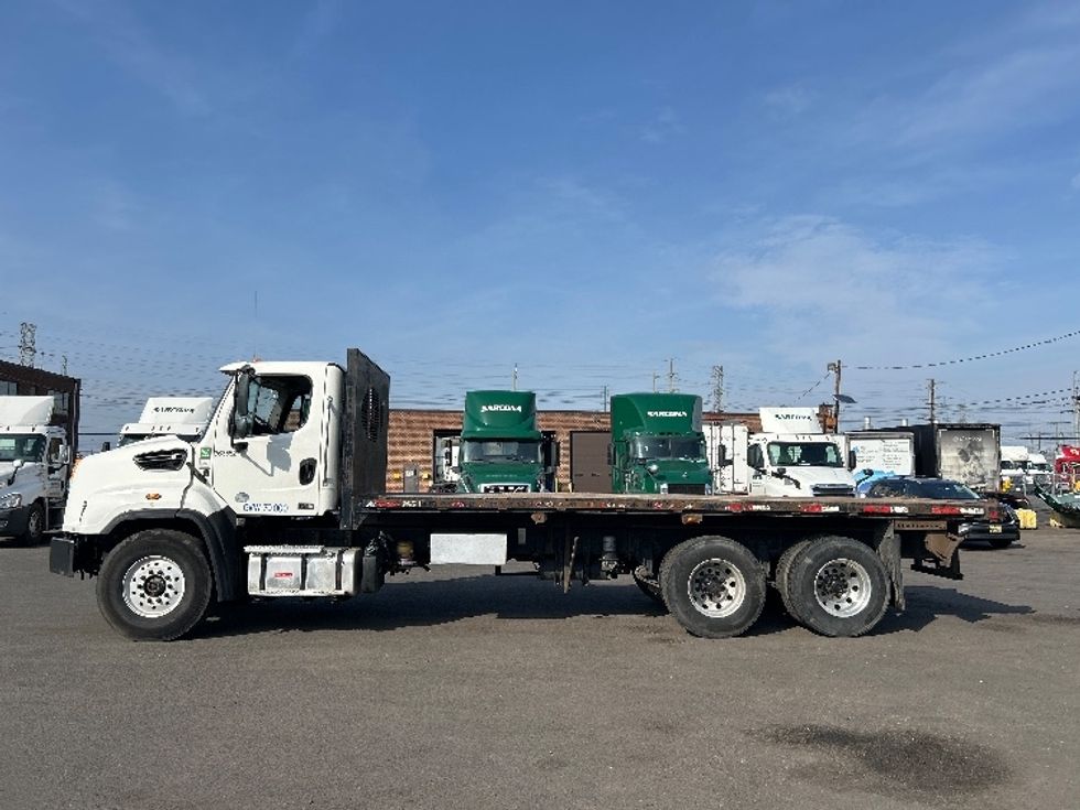 Flatbed Truck-Light and Medium Duty Trucks-Freightliner-2020-114SD-Kearny-NJ-198,660\n\t\tmiles-$ 109,250 - Image 4
