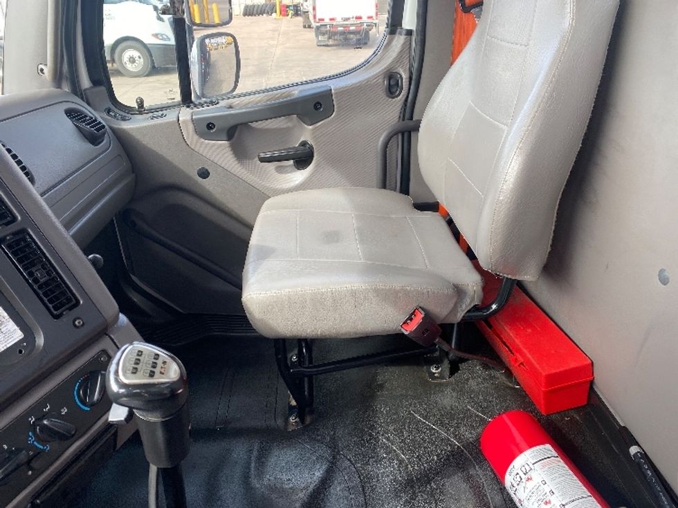 Flatbed Truck-Light and Medium Duty Trucks-Freightliner-2020-114SD-Lubbock-TX-171,257\n\t\tmiles-$ 124,000 - Image 14