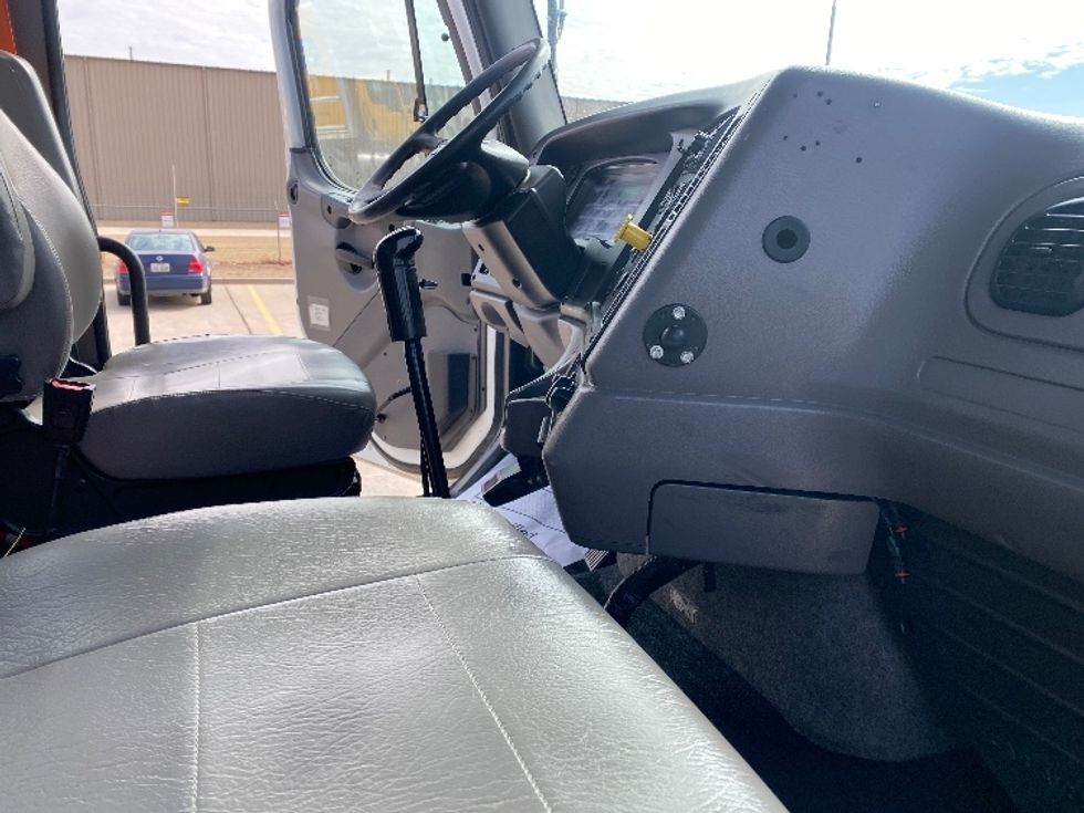 Flatbed Truck-Light and Medium Duty Trucks-Freightliner-2020-114SD-Lubbock-TX-171,257\n\t\tmiles-$ 124,000 - Image 17