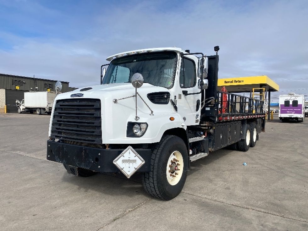 2020 Freightliner 114SD photo 3